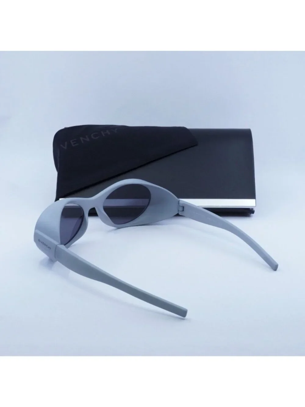 Exclusive Sale!! Givenchy GV40065I 20A Oval Sunglasses - Grey